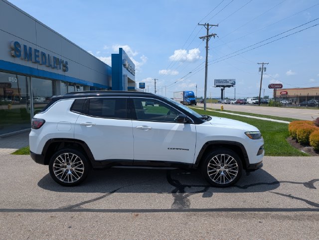 Used 2023 Jeep Compass Limited AWD/4WD image 2