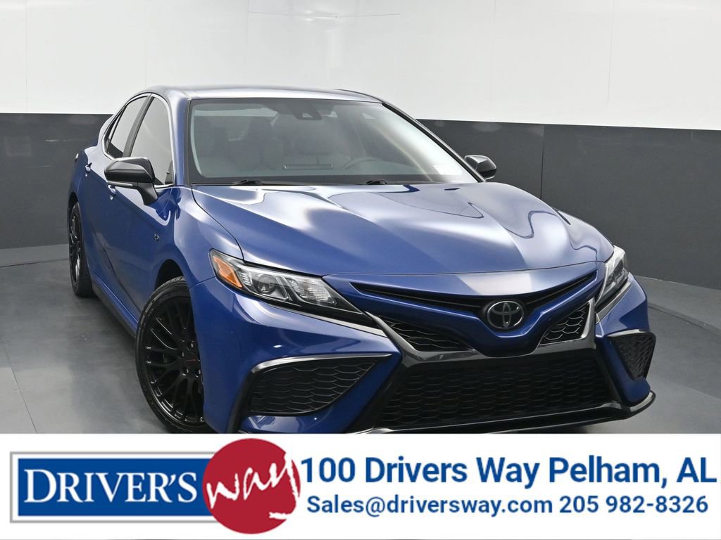 Used 2023 Toyota Camry SE FWD image 1