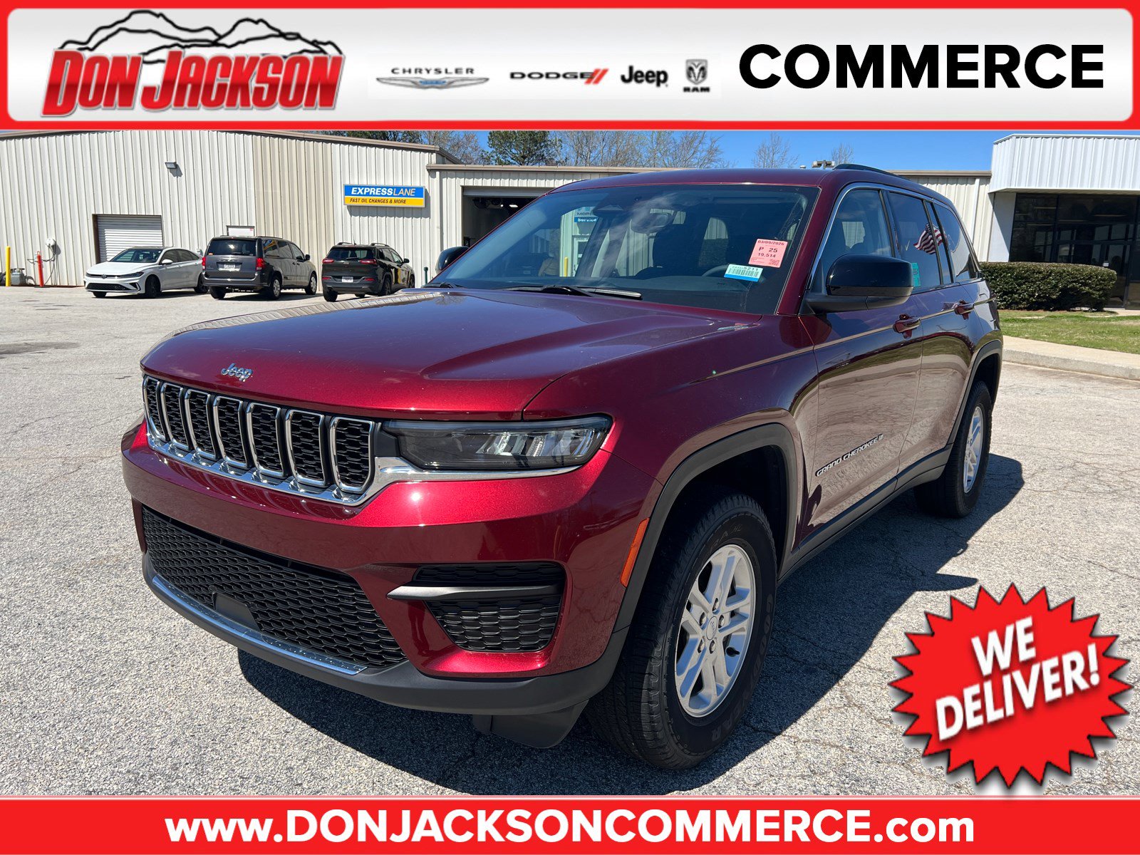 Used 2023 Jeep Grand Cherokee Laredo image 1
