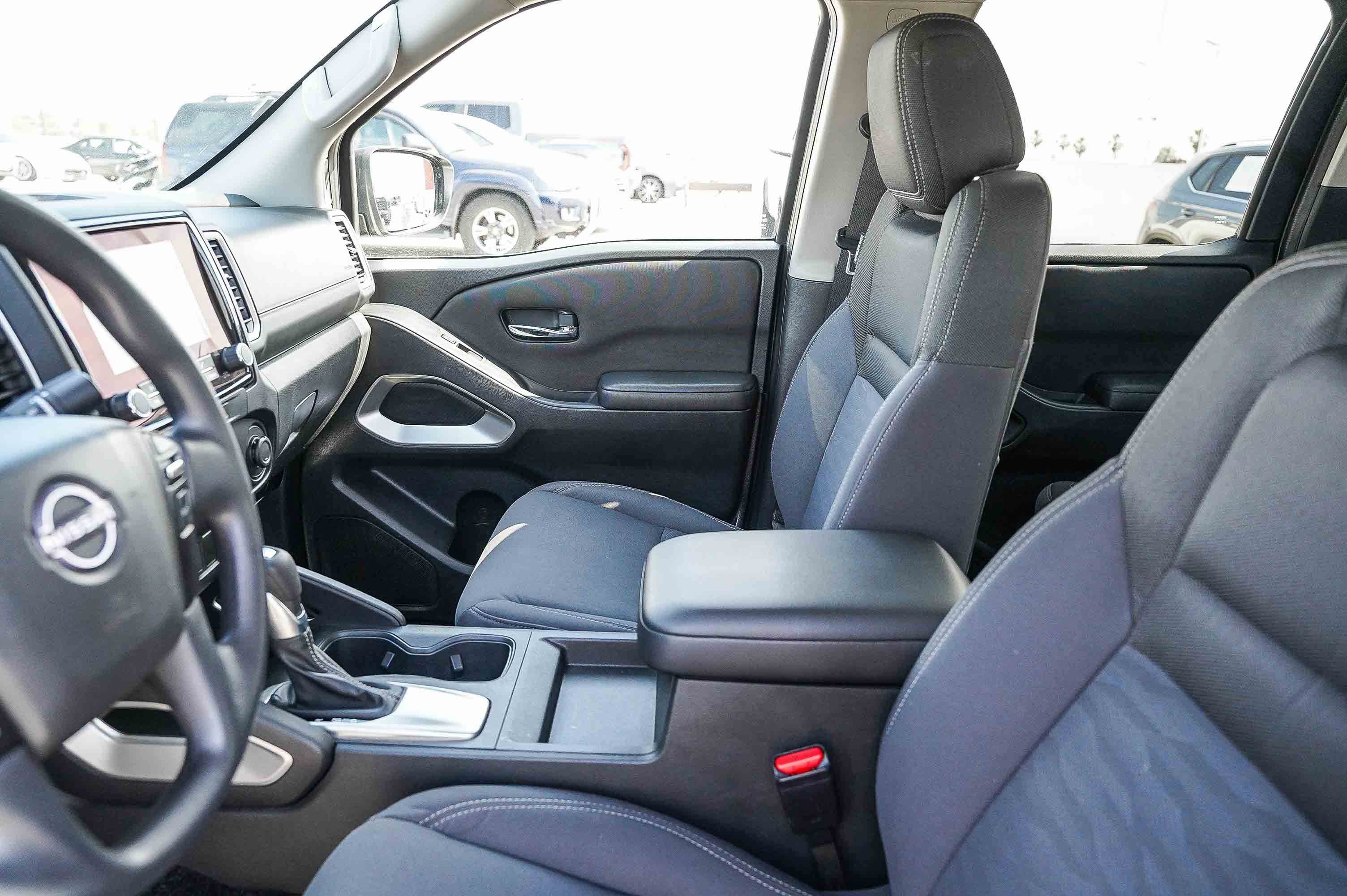 Used 2023 Nissan Frontier SV image 19