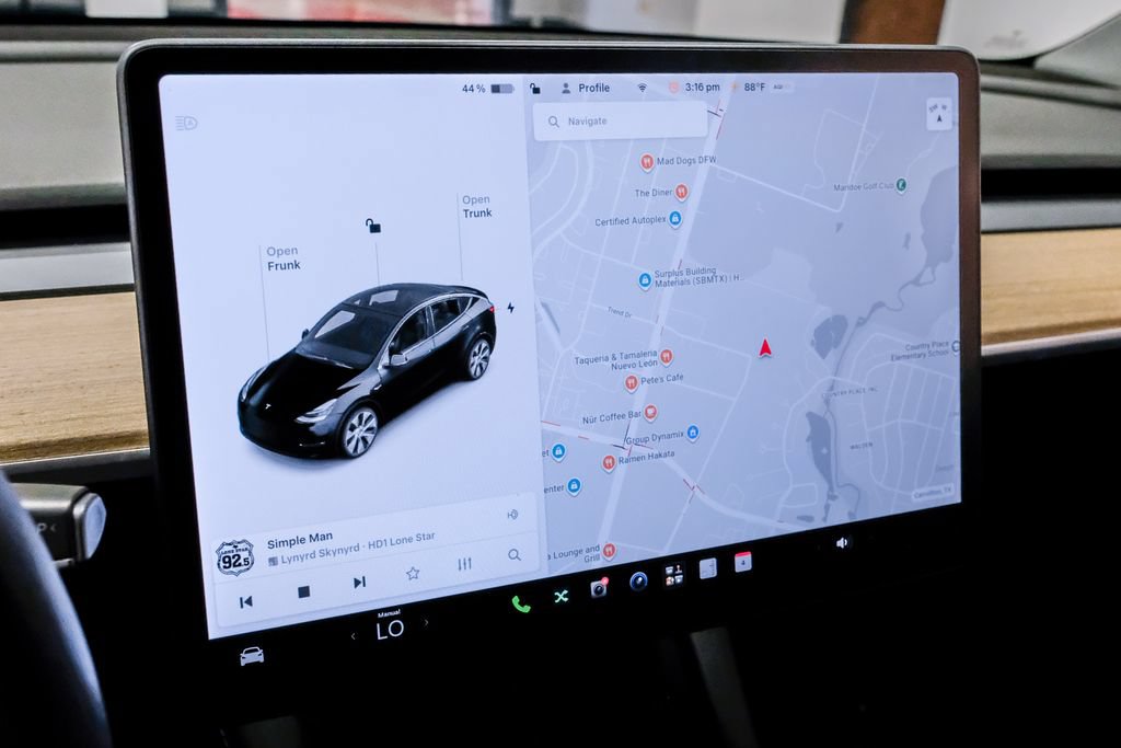 Used 2021 Tesla Model Y Long Range AWD/4WD image 22