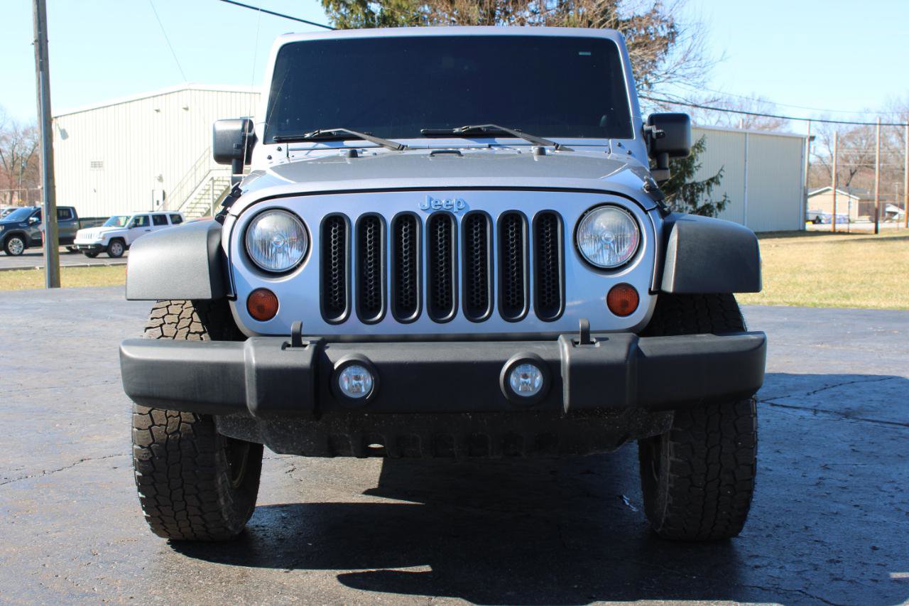 Used 2013 Jeep Wrangler Unlimited Rubicon w/ Dual Top Group image 2