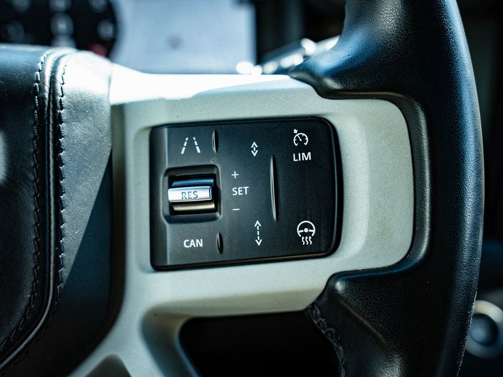 Used 2023 Land Rover Defender 130 X-Dynamic SE image 27