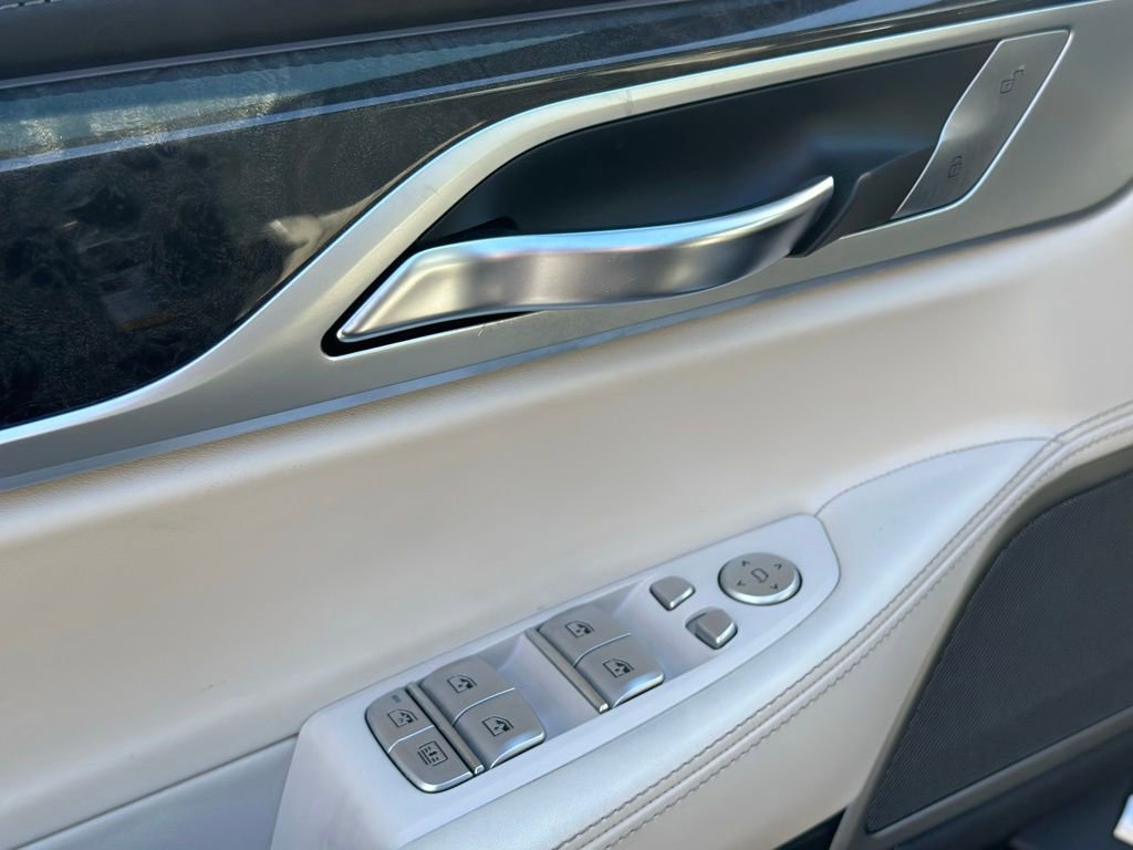 Used 2018 BMW 750i xDrive image 19