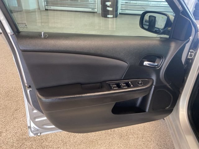 Used 2012 Chrysler 200 Touring FWD image 21