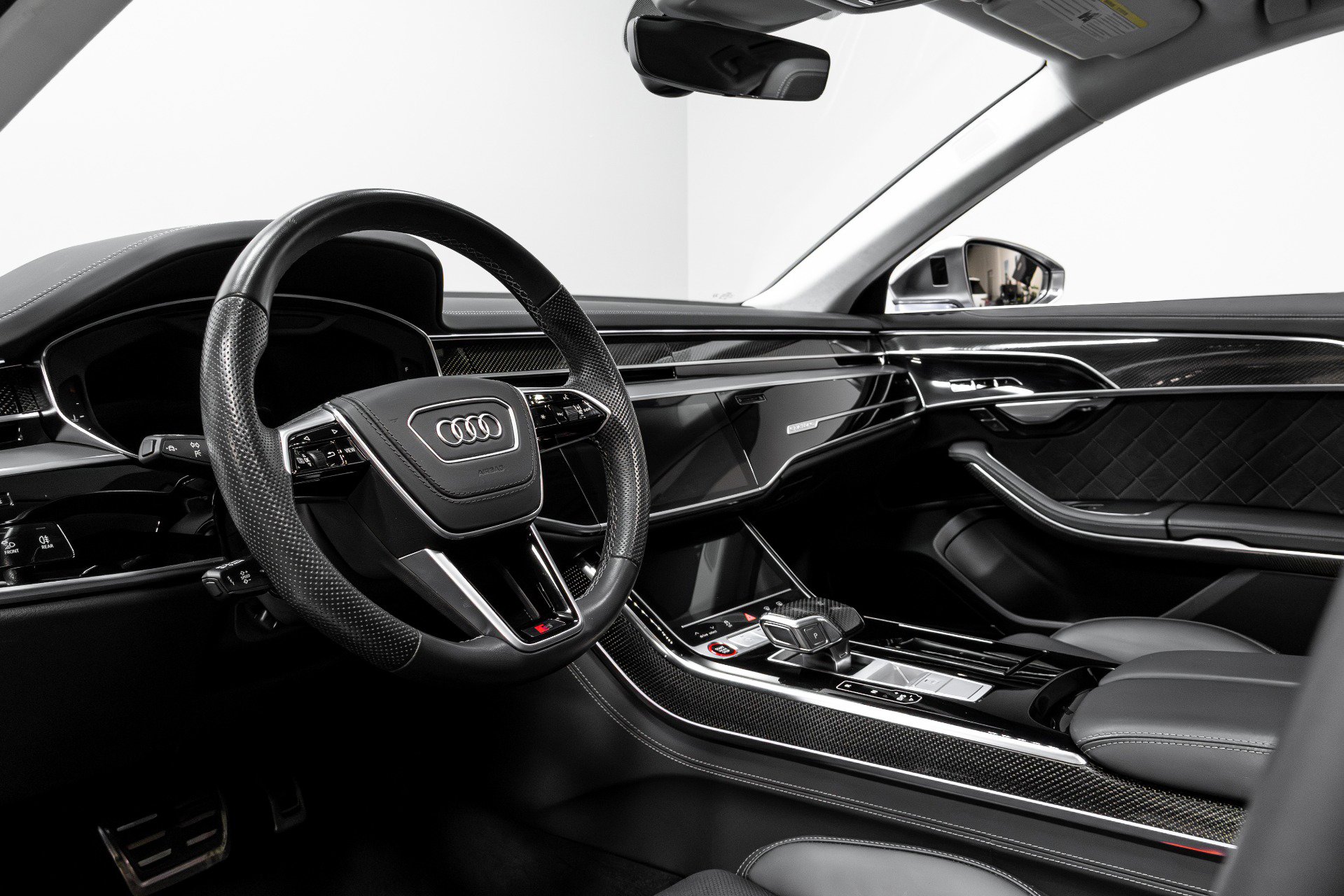 Used 2023 Audi S8 image 7