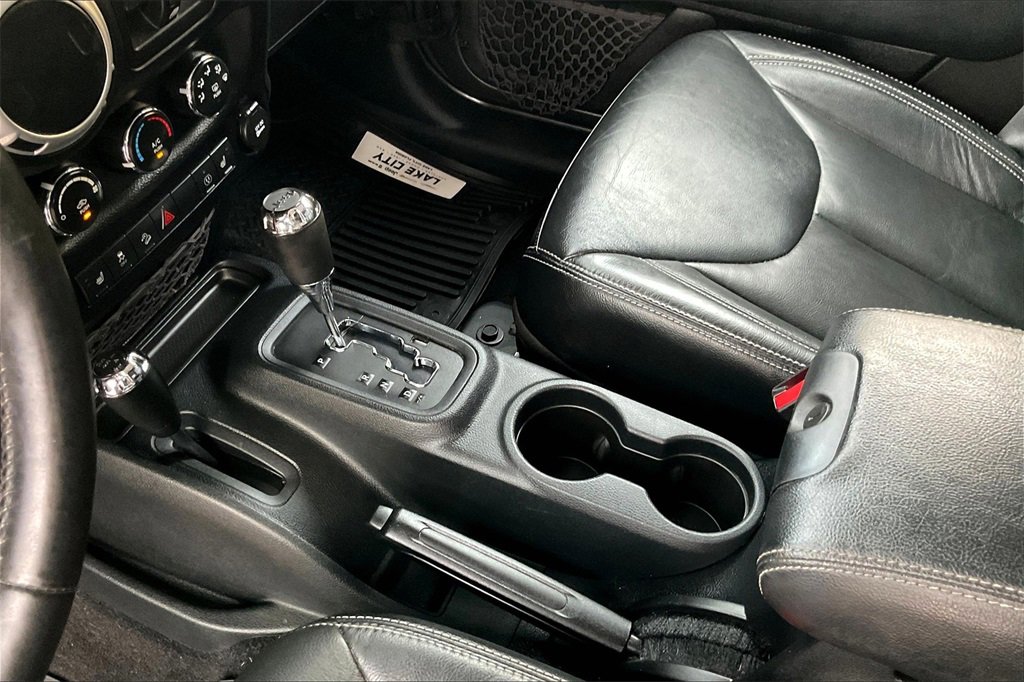 Used 2016 Jeep Wrangler Unlimited Rubicon image 17