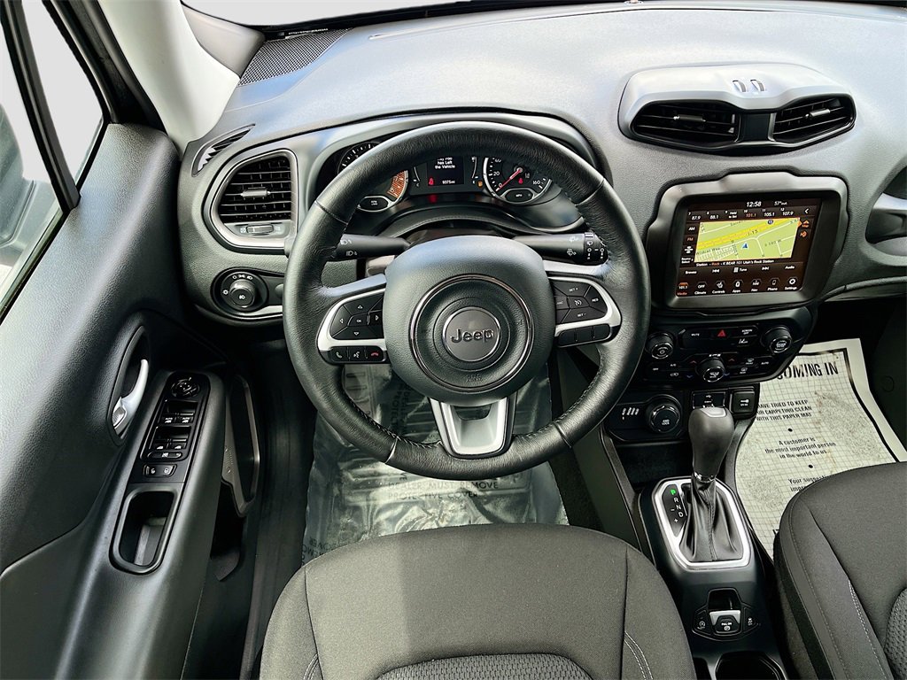 Used 2023 Jeep Renegade Latitude w/ Premium Group image 21