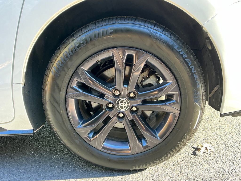 Used 2024 Toyota Sienna XSE image 26