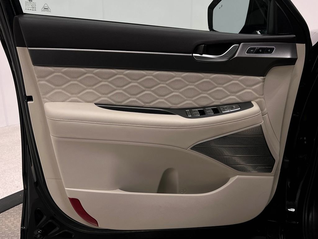 Used 2021 Hyundai Palisade Calligraphy image 16