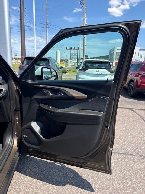 Used 2022 Chevrolet TrailBlazer ACTIV w/ Sun and Liftgate Package FWD image 14