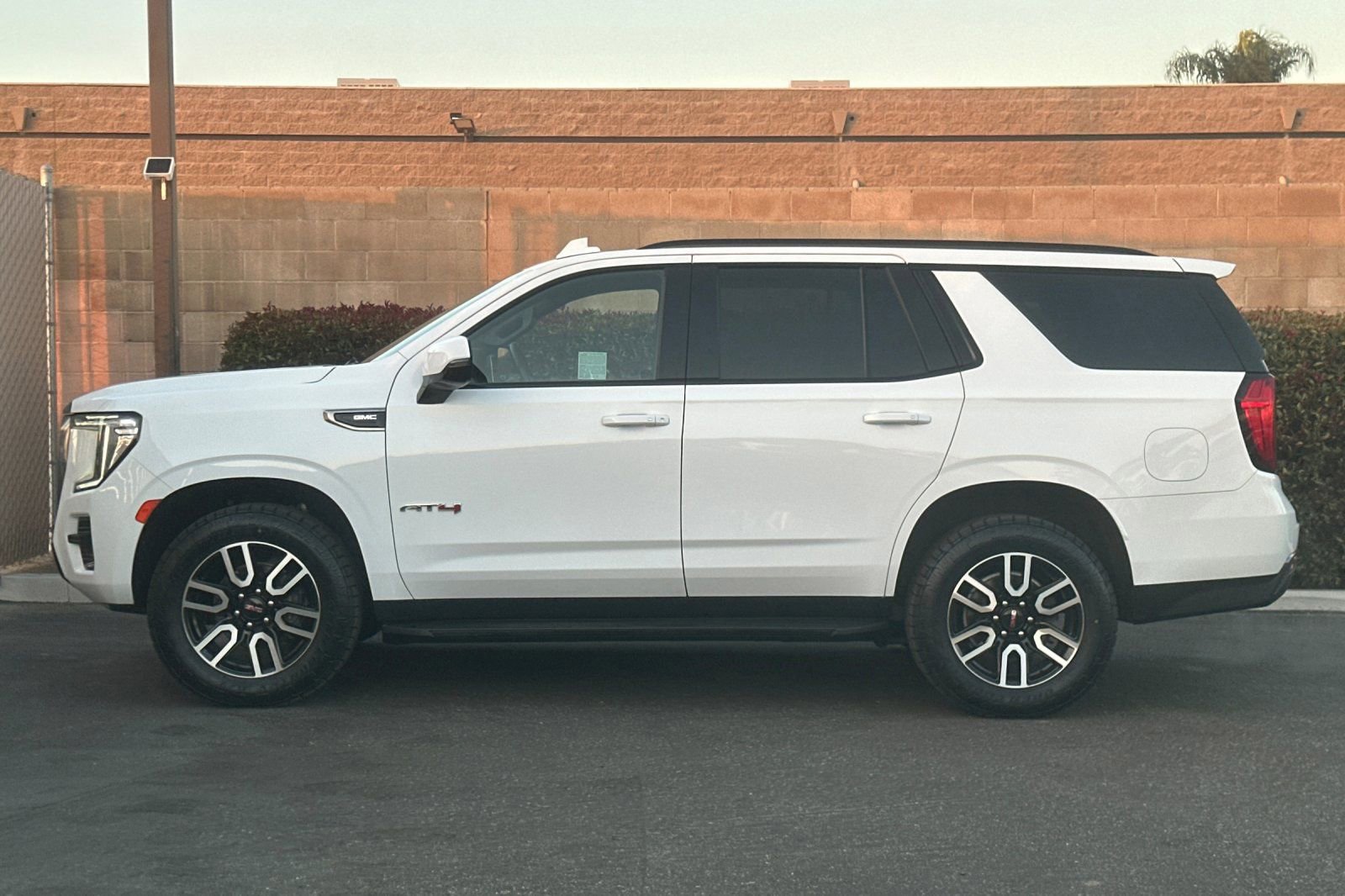 Certified 2022 GMC Yukon AT4 image 7