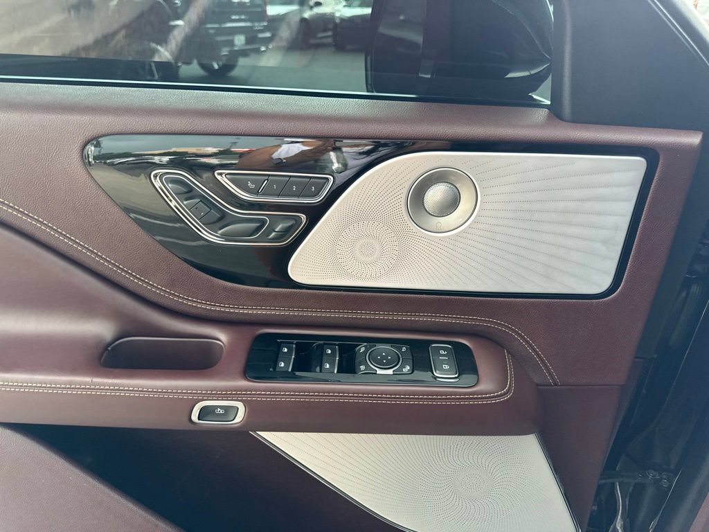 Used 2024 Lincoln Aviator Black Label w/ Dynamic Handling Package AWD/4WD image 11