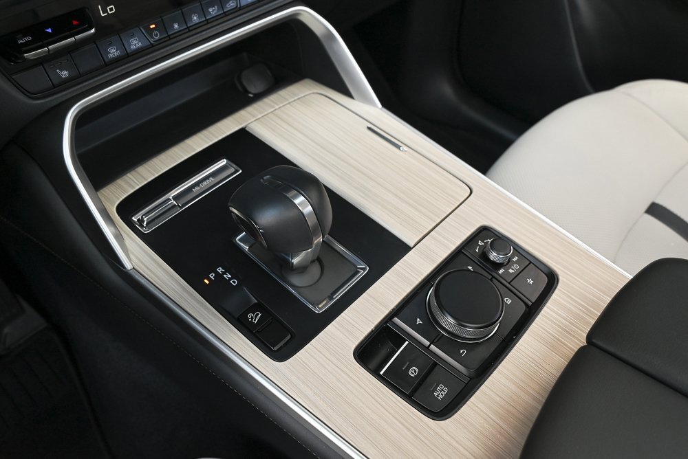 Certified 2025 MAZDA CX-90 3.3 Turbo w/ Preferred Package image 28