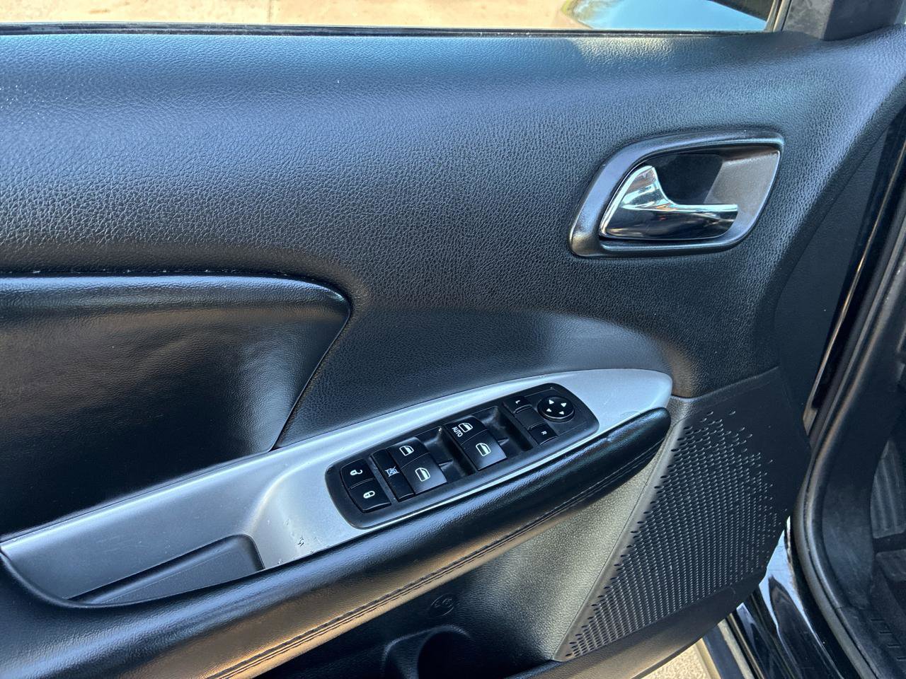 Used 2018 Dodge Journey SE w/ Blacktop Package image 18