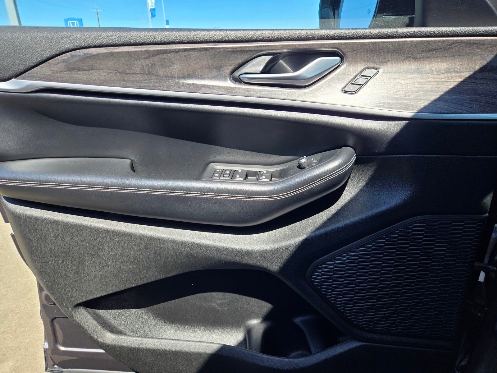 Used 2023 Jeep Grand Cherokee L Limited image 22