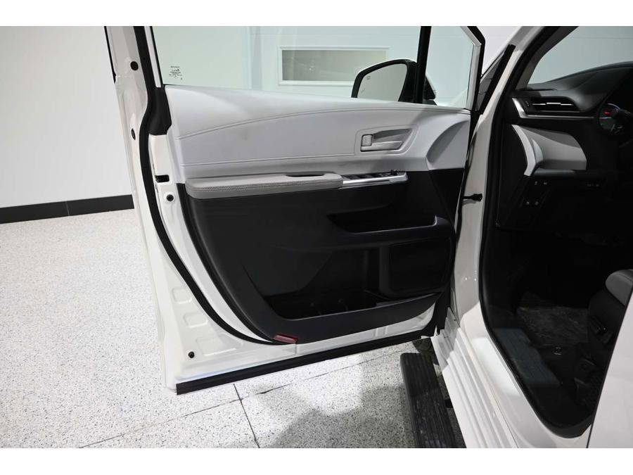 New 2025 Toyota Sienna LE image 26