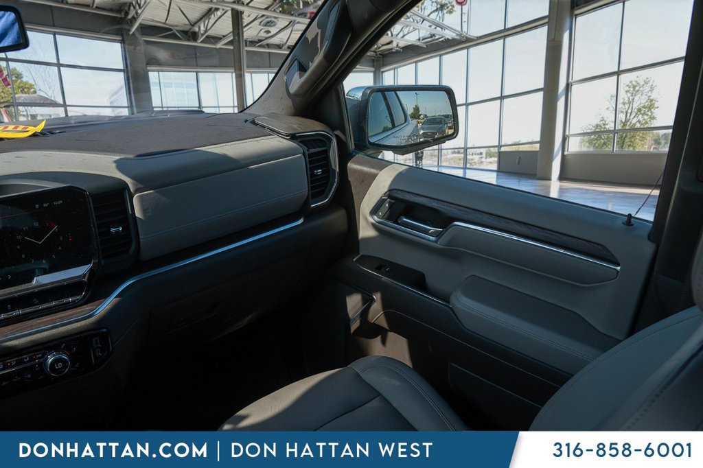 Used 2022 GMC Sierra 1500 SLT AWD/4WD image 13