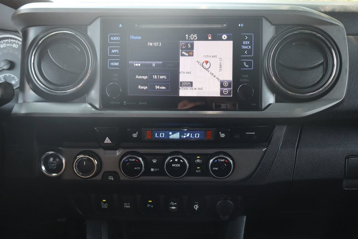 Used 2017 Toyota Tacoma TRD Off-Road w/ Premium & Technology Package AWD/4WD image 35