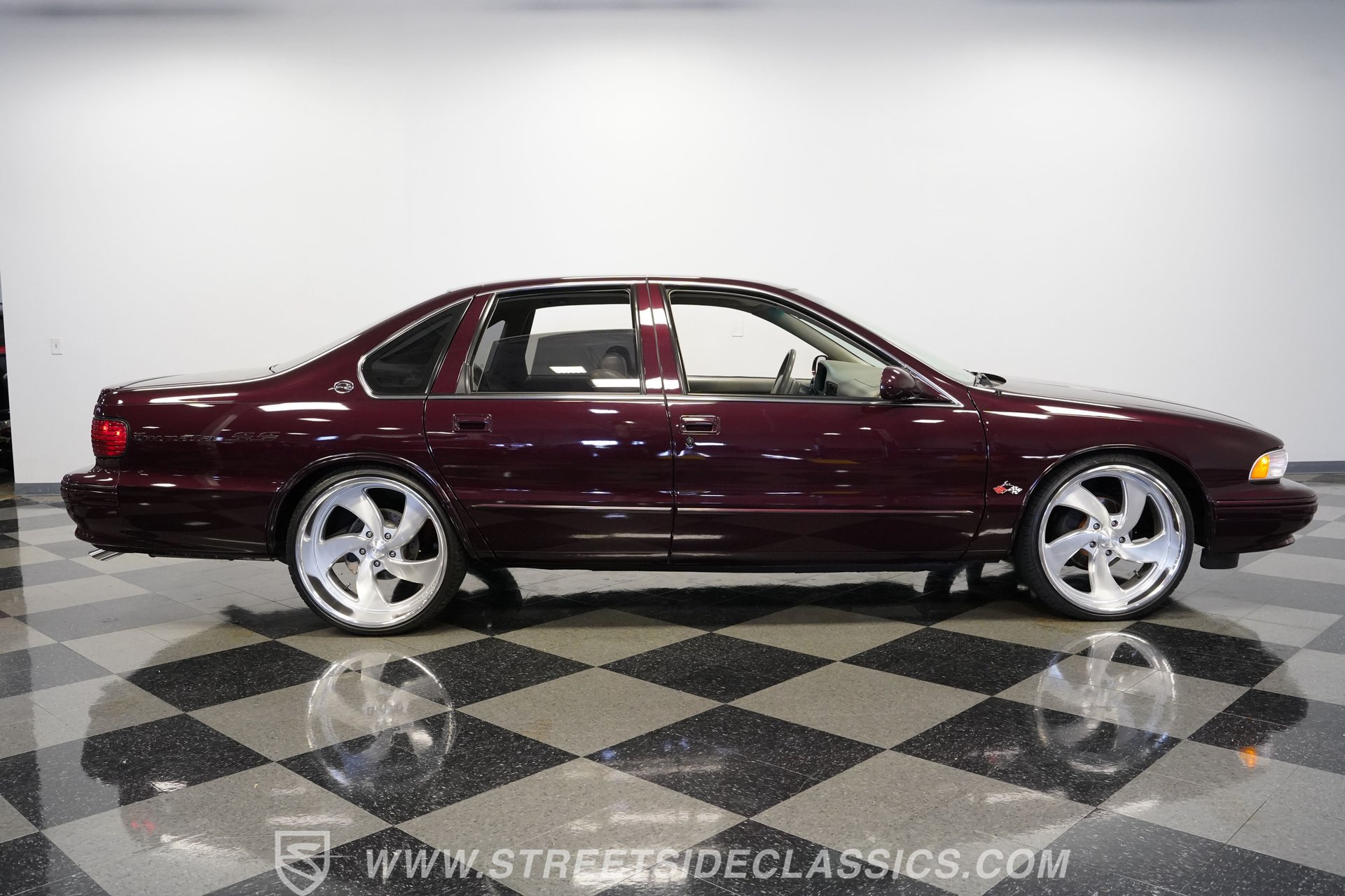 Used 1996 Chevrolet Impala SS RWD image 15