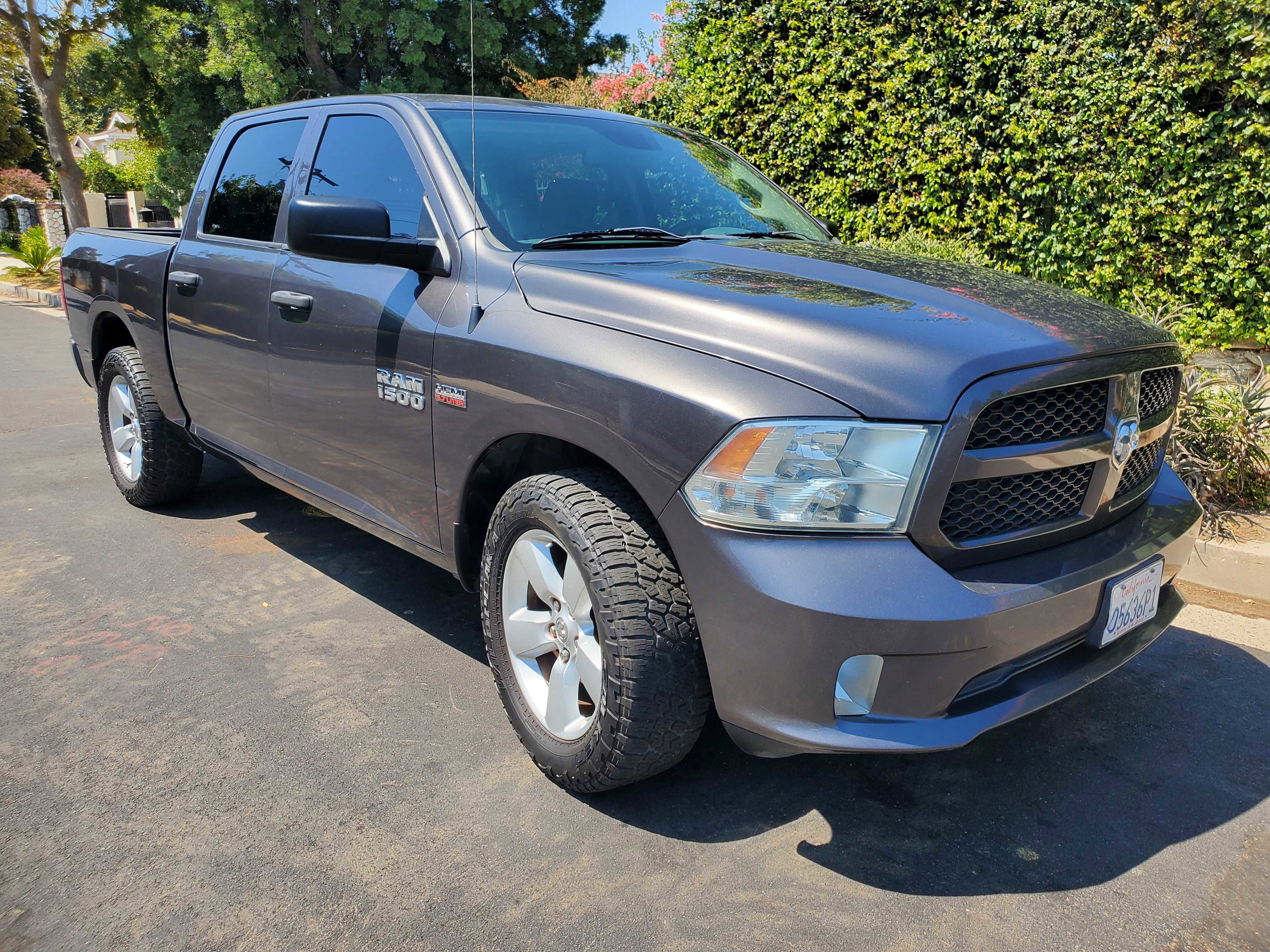 Used 2014 RAM 1500 Express image 2