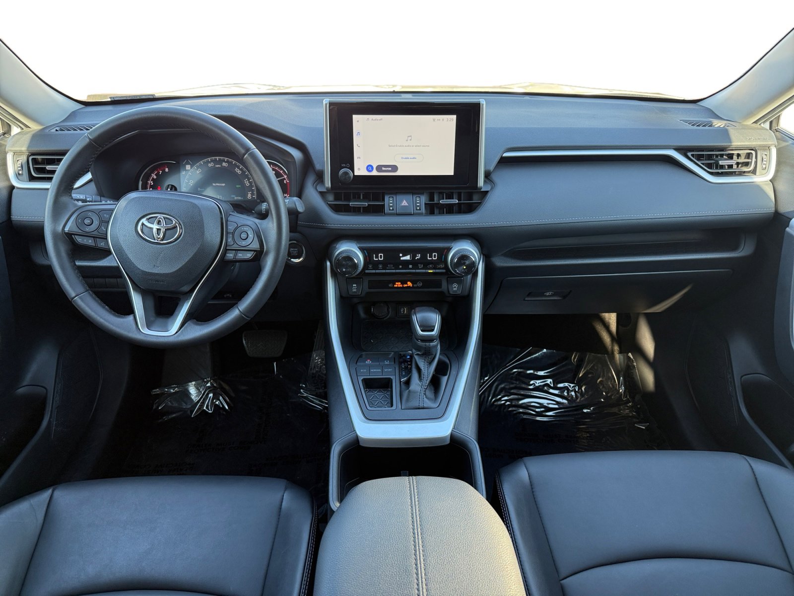 Used 2023 Toyota RAV4 XLE Premium image 10