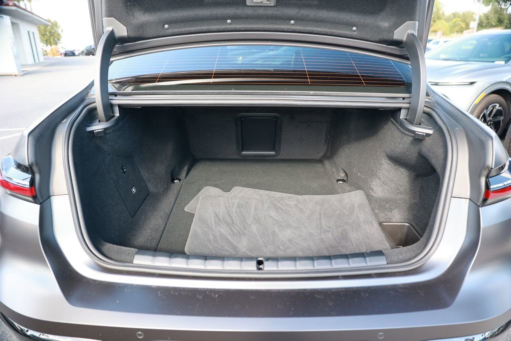 Used 2025 BMW i7 xDrive60 w/ Executive Package image 43