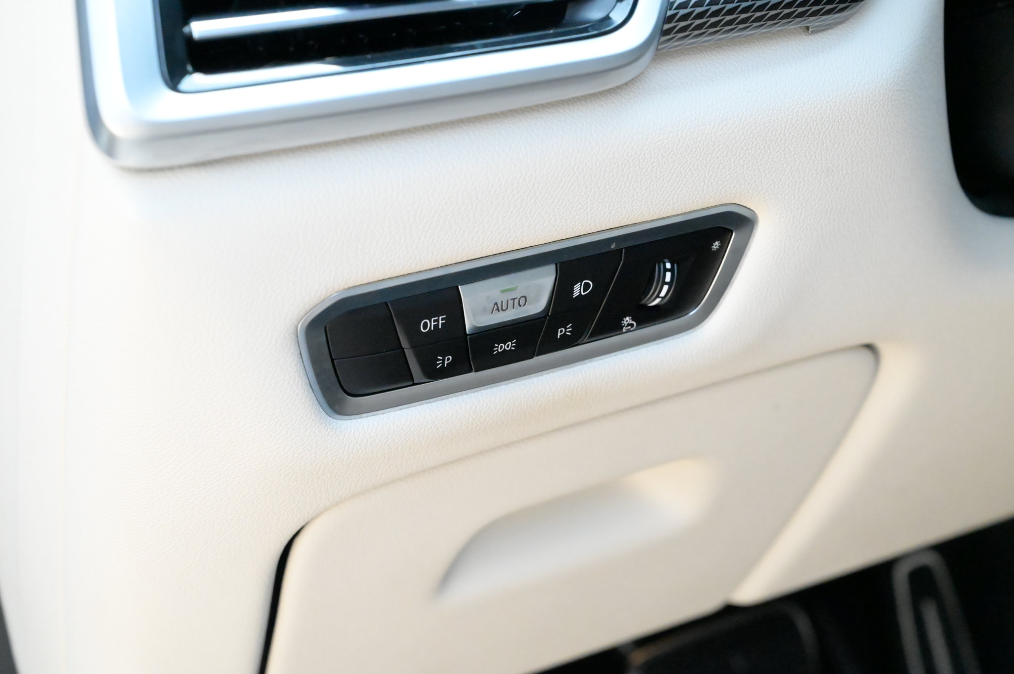 Used 2022 BMW X5 M50i w/ Executive Package AWD/4WD image 23