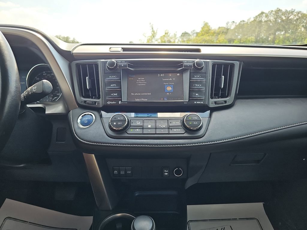 Used 2018 Toyota RAV4 XLE AWD/4WD image 24