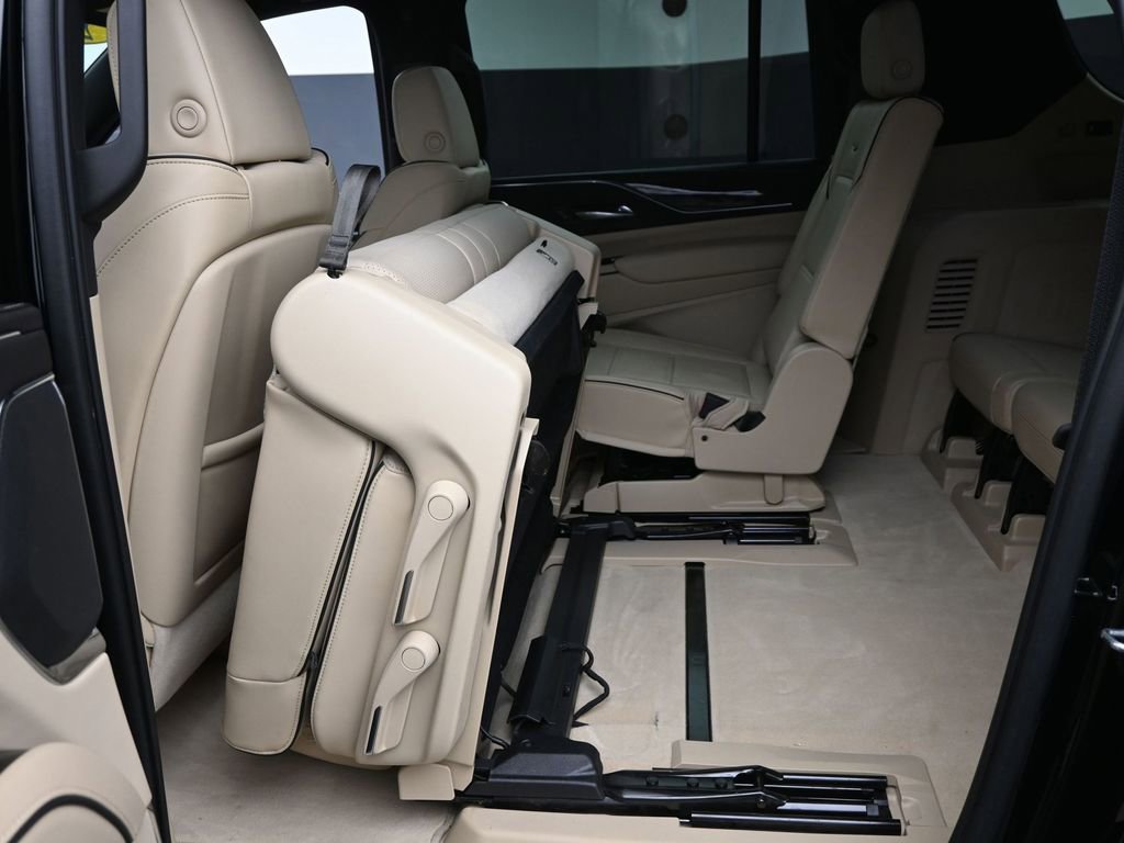 Used 2022 Cadillac Escalade ESV Premium Luxury image 21