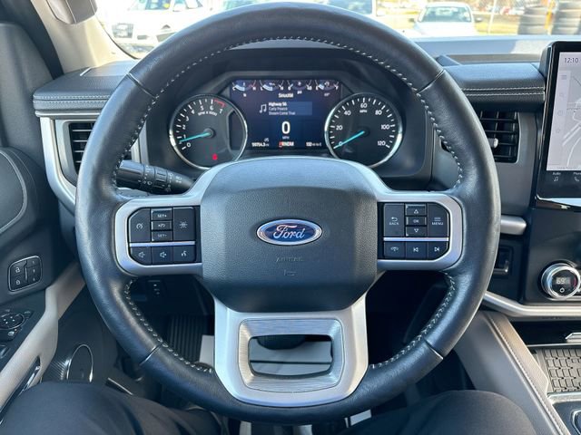 Used 2024 Ford Expedition XLT image 32