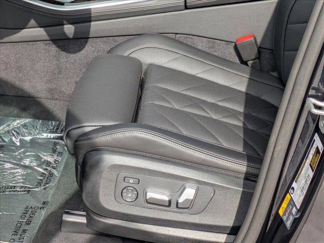 New 2026 BMW X5 xDrive50e w/ M Sport Package image 4