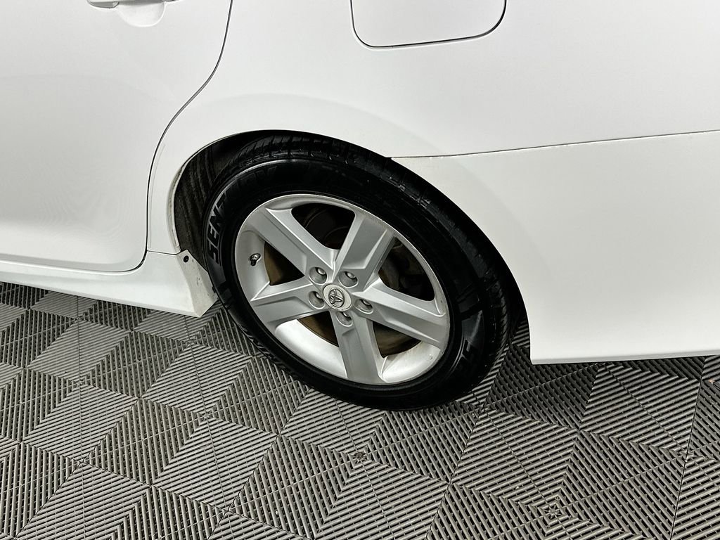 Used 2013 Toyota Camry SE image 34
