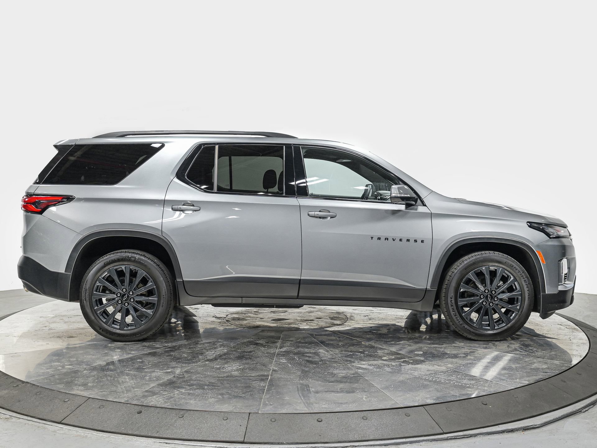 Used 2023 Chevrolet Traverse RS w/ LPO, Floor Liner Package AWD/4WD image 8