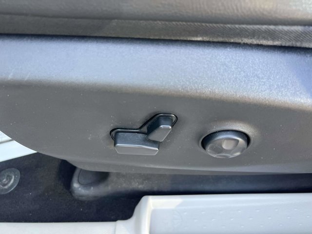 Certified 2021 Chrysler Pacifica Touring-L w/ Uconnect Theater Family Group FWD image 18