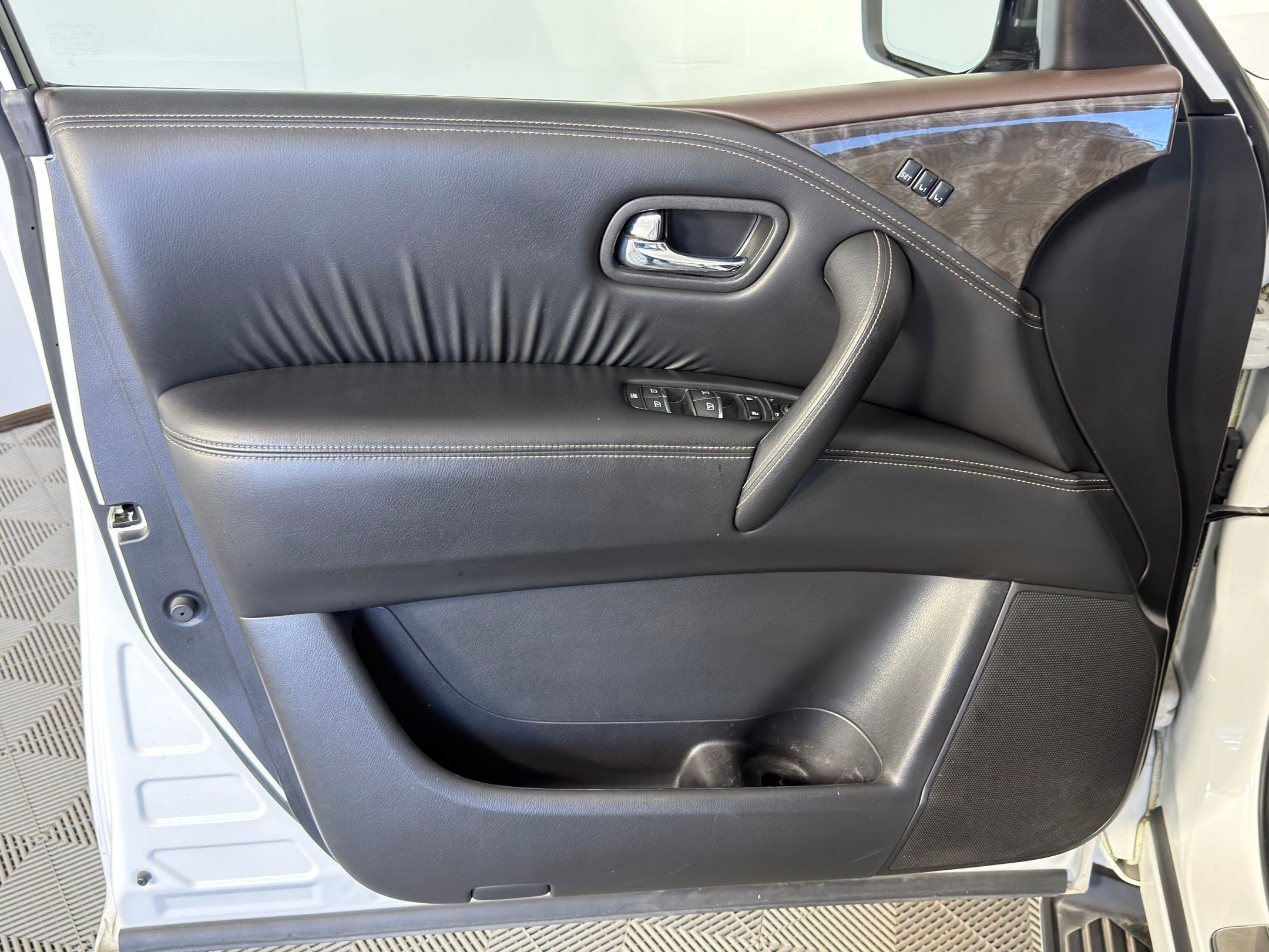 Used 2022 Nissan Armada Platinum w/ Captain's Chairs Package image 19