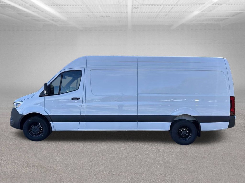 Used 2024 Mercedes-Benz Sprinter 3500 image 2