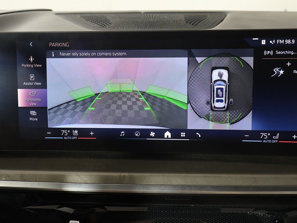 Used 2024 BMW X7 xDrive40i w/ Executive Package image 56