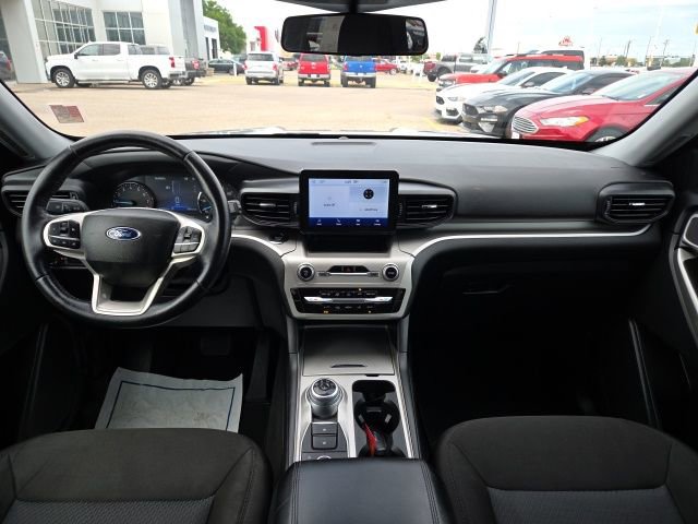 Used 2022 Ford Explorer XLT image 32