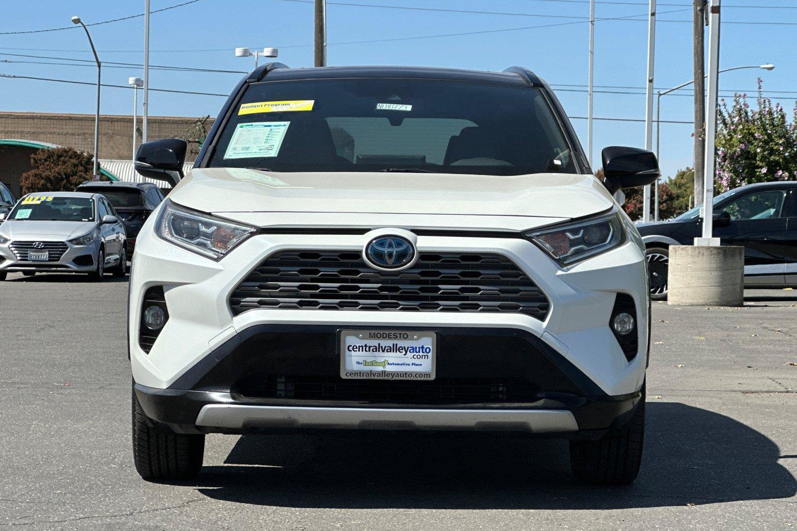 Used 2019 Toyota RAV4 XSE w/ Carpet Mat Package AWD/4WD image 8