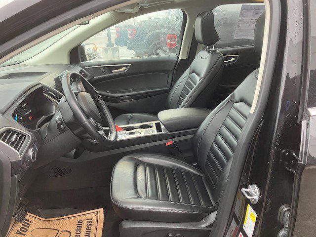 Used 2023 Ford Edge SEL w/ Convenience Package image 4