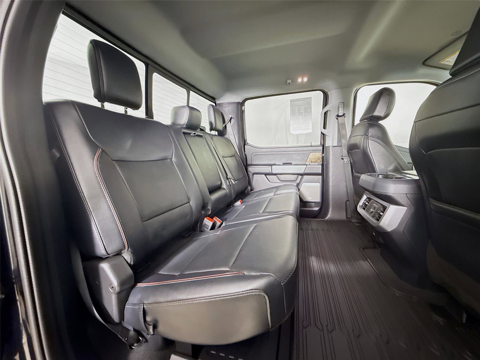 Used 2024 Ford F250 Lariat w/ Chrome Package image 28