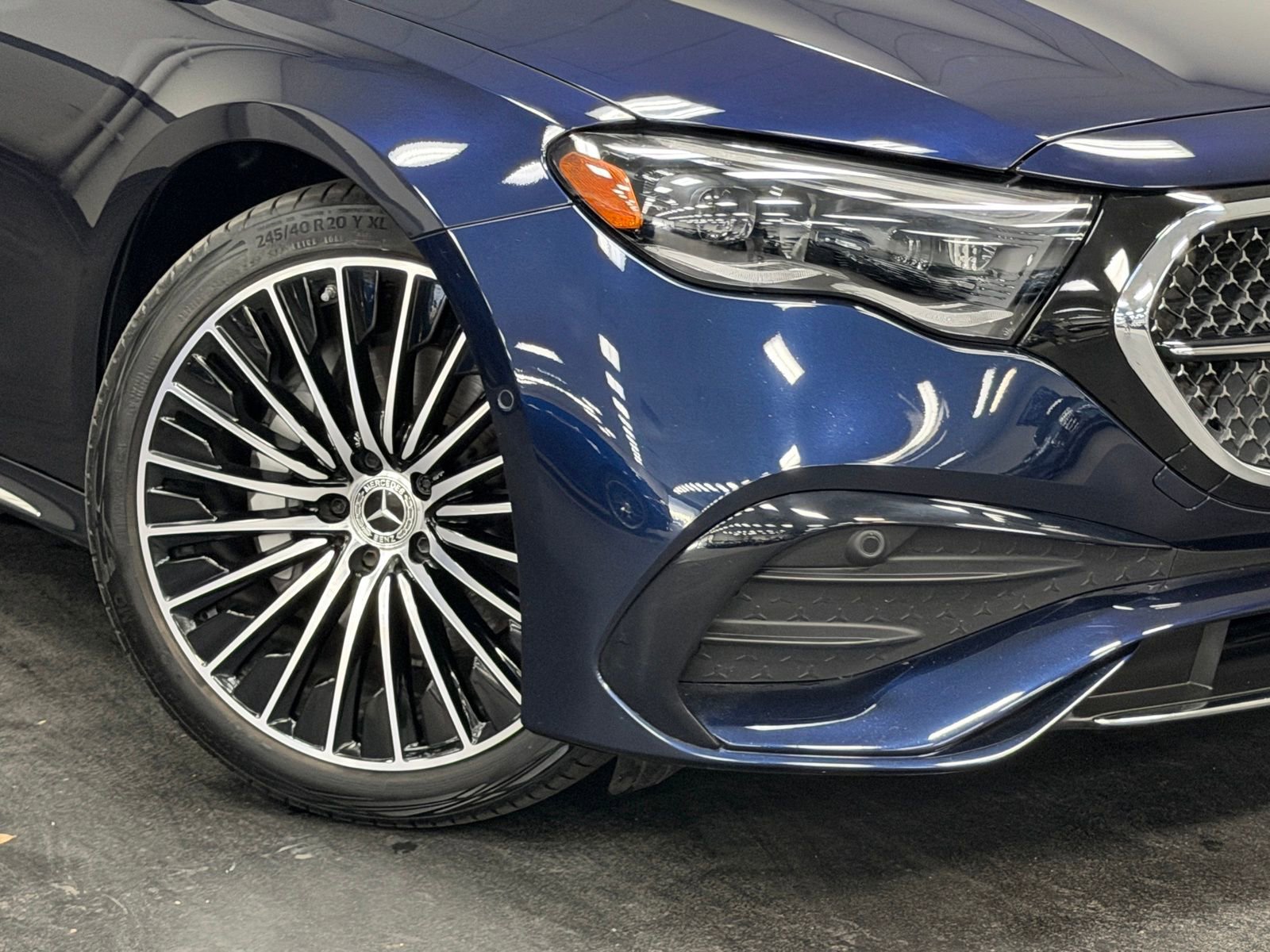 Certified 2025 Mercedes-Benz E 350 4MATIC Sedan image 4