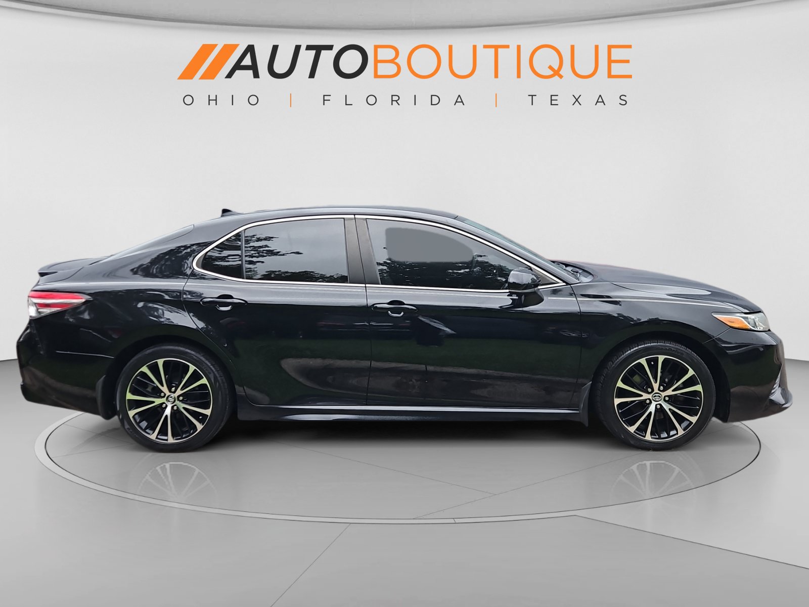 Used 2020 Toyota Camry SE FWD image 6