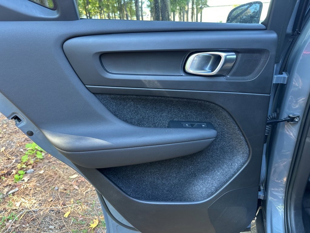 Used 2023 Volvo XC40 Recharge Plus image 40