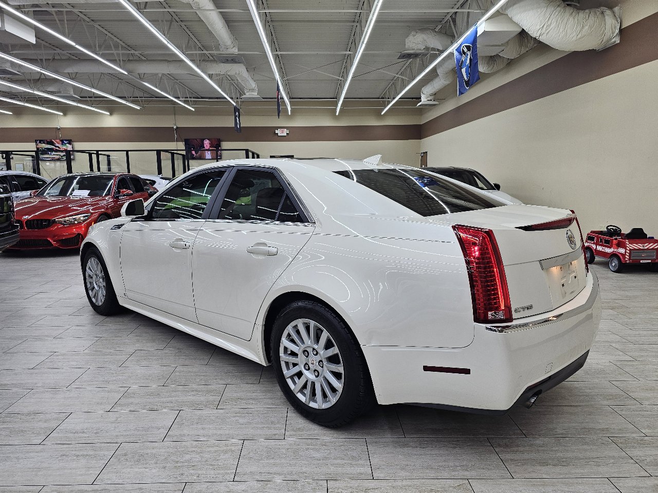 Used 2010 Cadillac CTS Luxury image 9