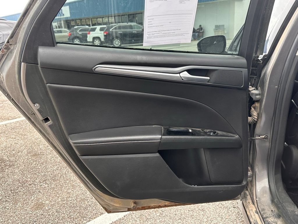 Used 2013 Ford Fusion Titanium FWD image 19