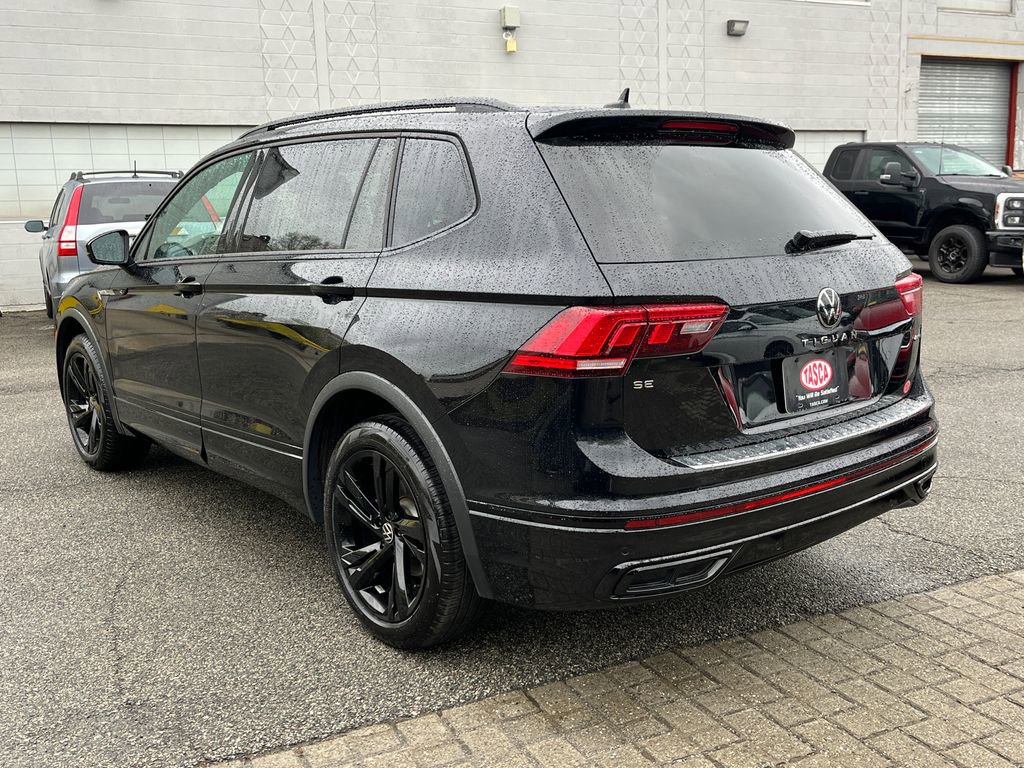 Used 2024 Volkswagen Tiguan SE R-Line AWD/4WD image 4