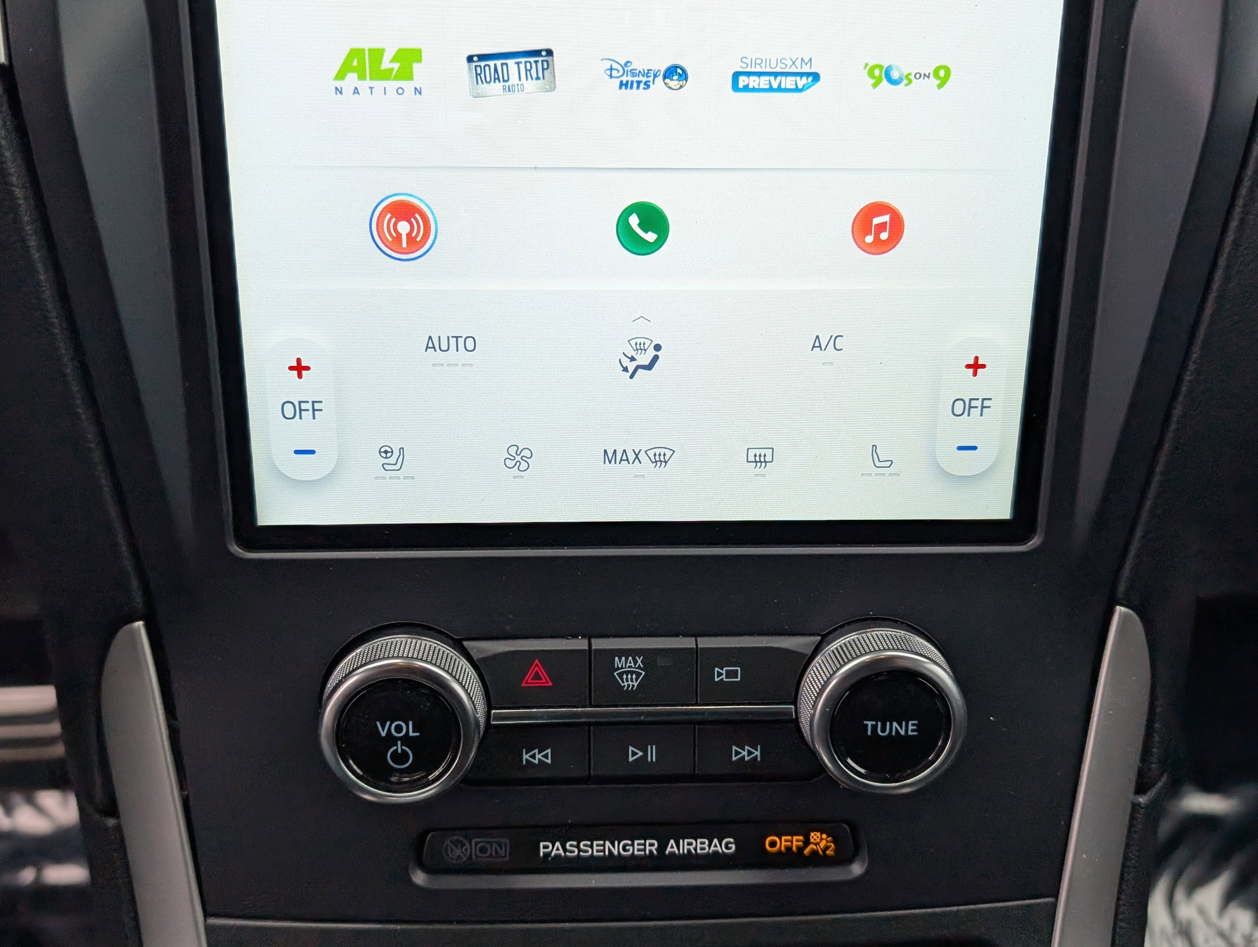 Certified 2024 Ford Edge ST-Line image 31