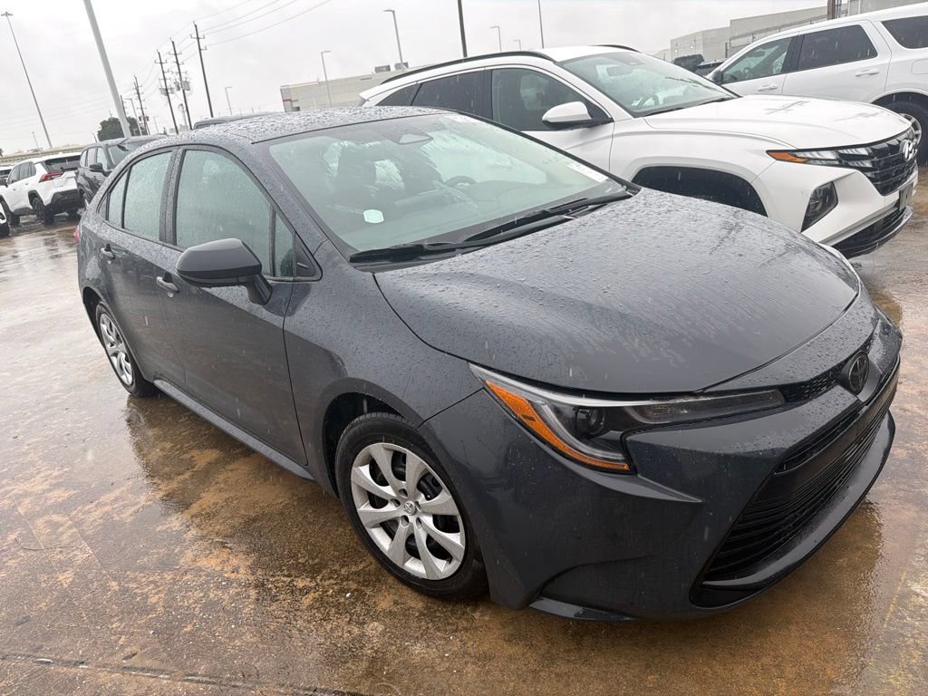 Used 2025 Toyota Corolla LE FWD image 6